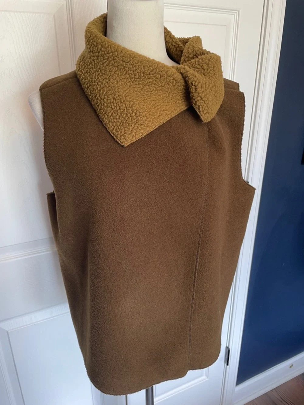 Oho Bainbridge Island Brown Sleeveless Fleece Vest‎ Artisan Made Washington